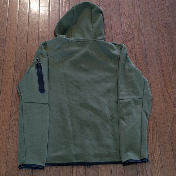 Dark Green Nike Tech Fleece - Size L - Picture 6 of 6